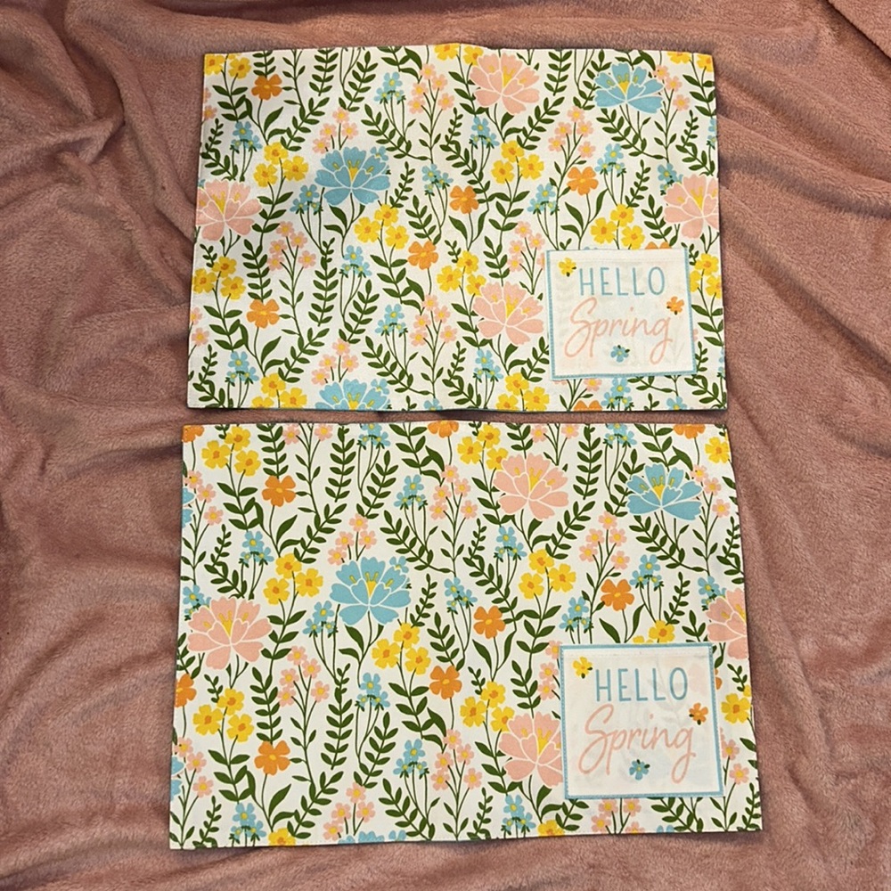 Hello Spring Floral Placemats - Picture 2 of 6